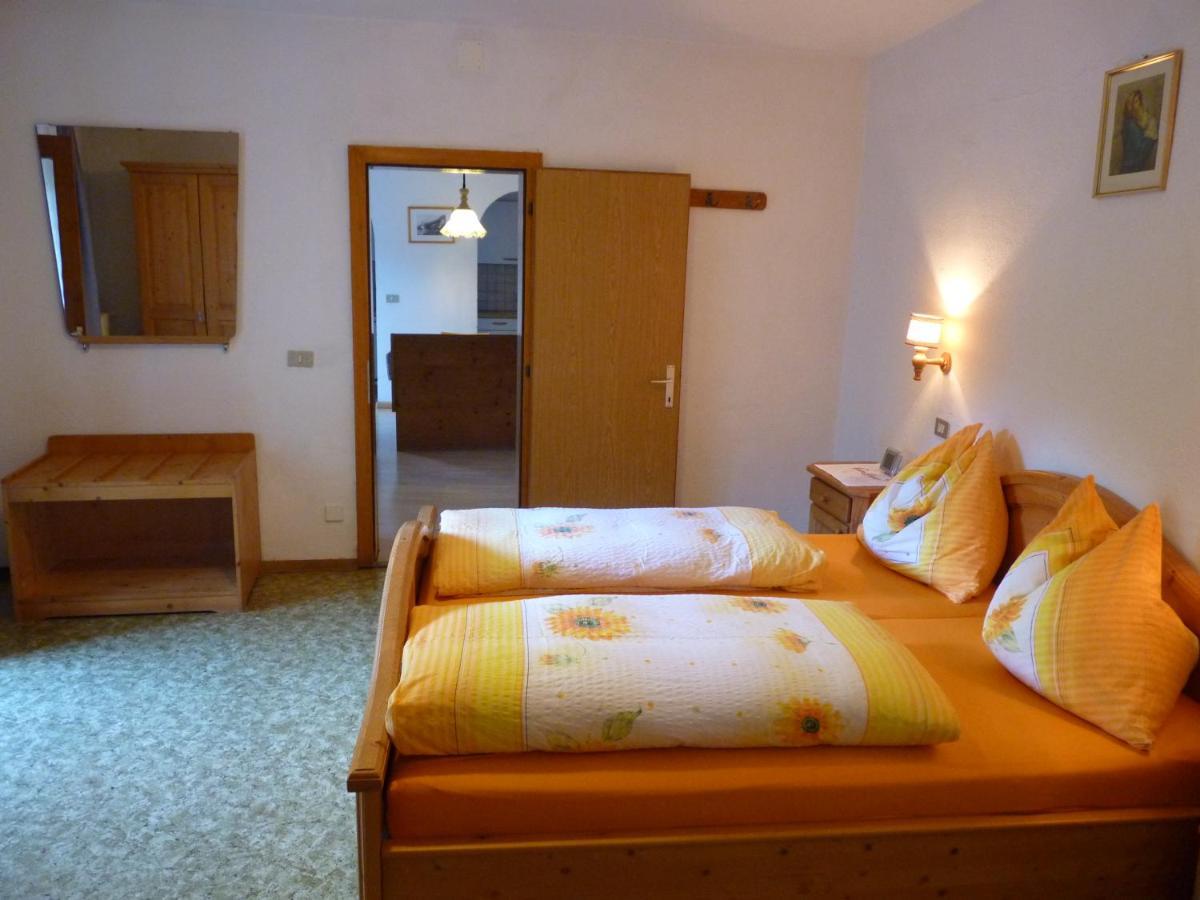 Schlosshof Zu Montani Morter Esterno foto