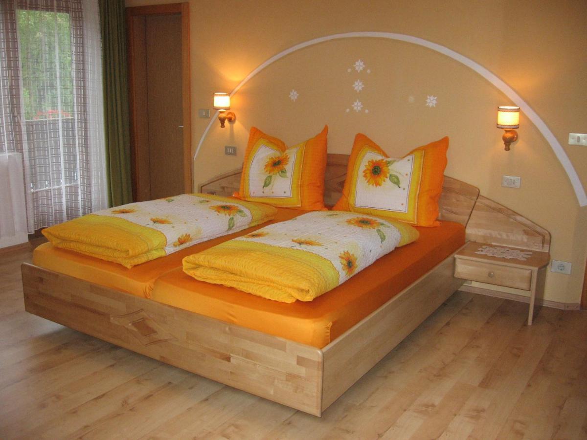 Schlosshof Zu Montani Morter Esterno foto